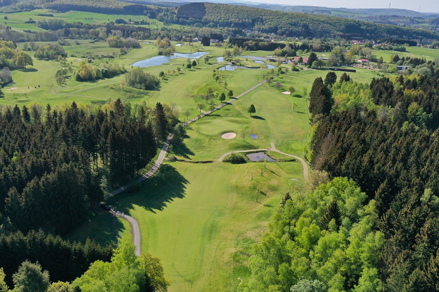 Platzübersicht von oben - Golfpark Bostalsee