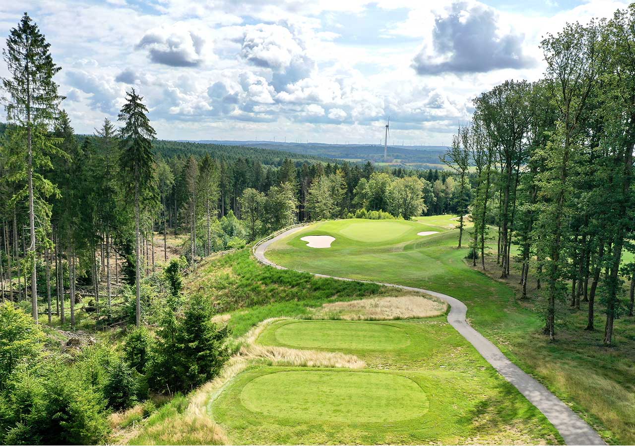 Golfanlage von oben - Golfpark Bostalsee
